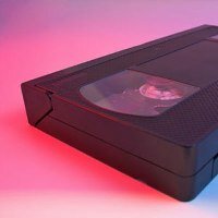 Видеокассеты VHS и диски DVD | Несколько причин, по которым есть смысл переписать свои любительские видеозаписи с видеокассет на DVD